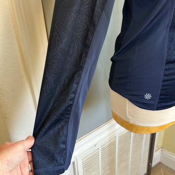 Athleta rashguard - Picture 4 of 7